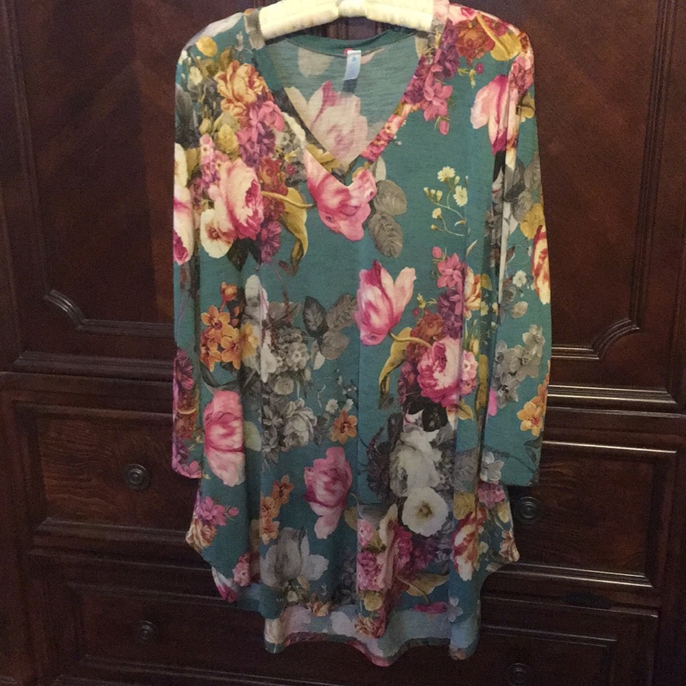 Floral top